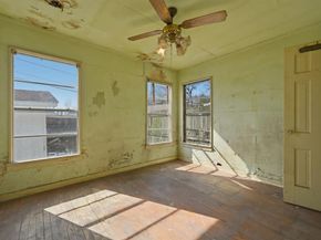 4242  Aero Drive , Dallas Texas 75209