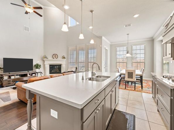 1015  Mountain Laurel Drive , Euless Texas 76039