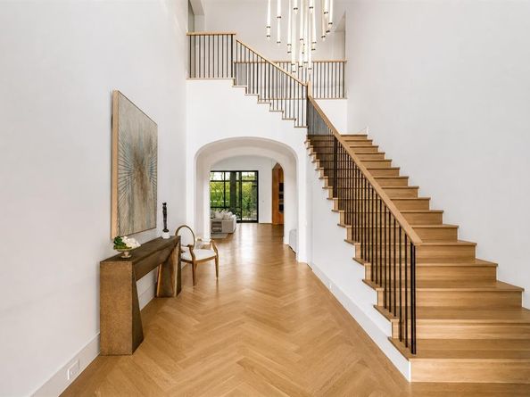 10010  Strait Lane , Dallas Texas 75229