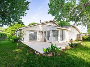 1102  St Croix Court , Arlington Texas 76012