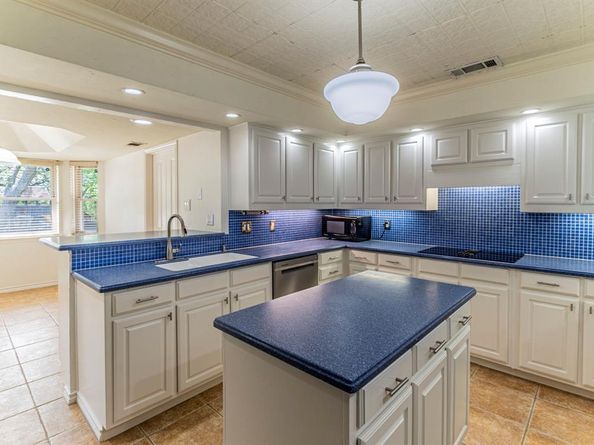 127  Nicklaus Nook  , Lancaster Texas 75146