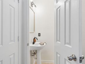 2117  Parkview  , Carrollton Texas 75006
