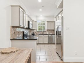 2117  Parkview  , Carrollton Texas 75006