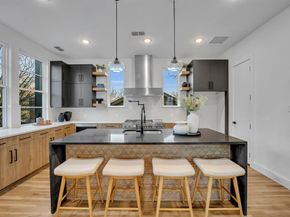 1512  Villars Street , Dallas Texas 75204