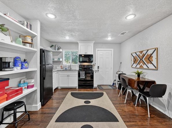 4221  Lisbon Street , Fort Worth Texas 76107