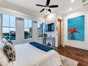536 S Pearl Expressway , Dallas Texas 75201