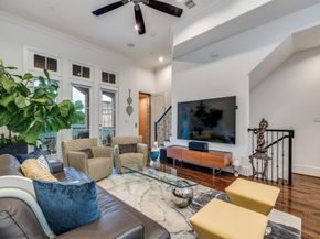 536 S Pearl Expressway , Dallas Texas 75201