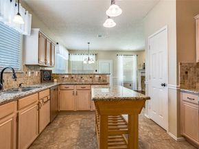 913  Aylesbury Drive , Allen Texas 75002