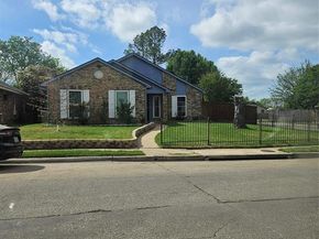 9404  Pinehaven Drive , Dallas Texas 75227