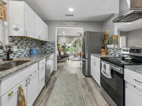 2306 W Five Mile Parkway , Dallas Texas 75224