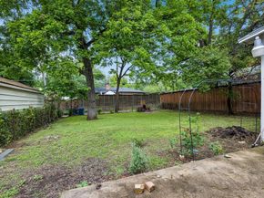 106 N Briscoe Boulevard , Dallas Texas 75211