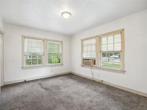 106 N Briscoe Boulevard , Dallas Texas 75211