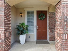 2535  CHAMPAGNE Drive , Irving Texas 75038