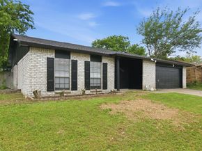 1709  Country Manor Road , Fort Worth Texas 76134