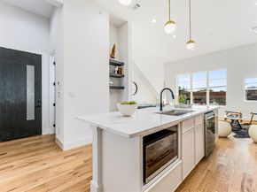 2080  Kelly Avenue  105, Dallas Texas 75215