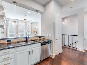 2100 N Fitzhugh Avenue  O, Dallas Texas 75204