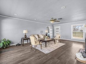 1313 W Sanford Street , Arlington Texas 76012