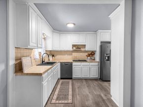 1313 W Sanford Street , Arlington Texas 76012