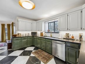 5209  Commander Court , Arlington Texas 76017