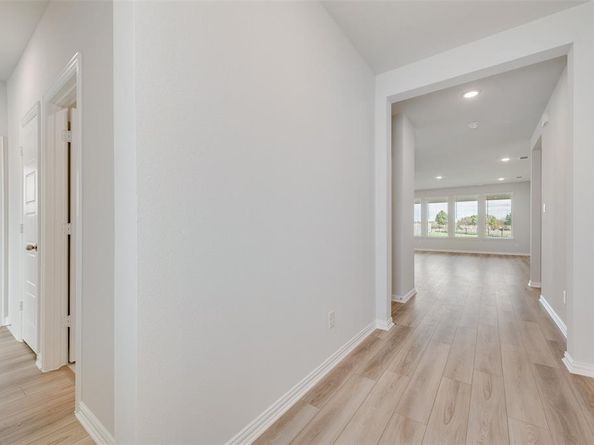 512  Marcus Lane , Crowley Texas 76036