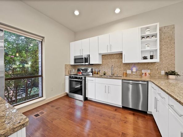 4111  Newton Avenue  38, Dallas Texas 75219