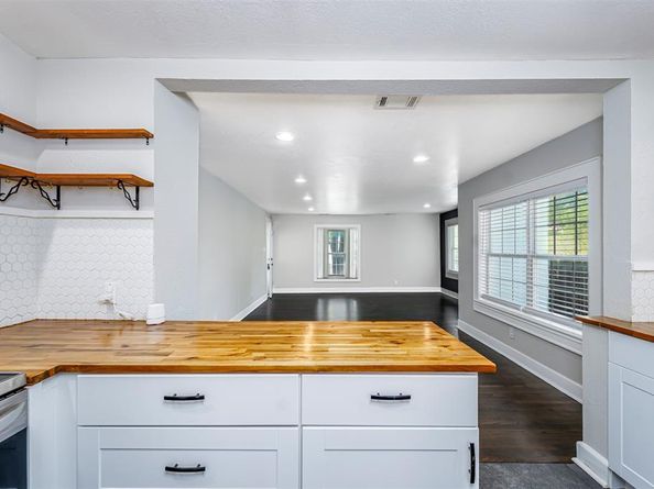 214  Churchill Road , Fort Worth Texas 76114