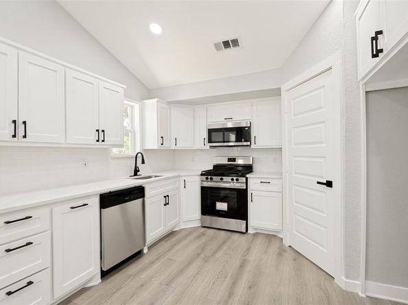 3027  Morgan Drive , Dallas Texas 75241
