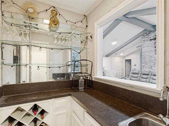 7126  Fernmeadow Circle , Dallas Texas 75248