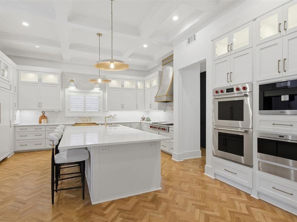 6743  Gaston Avenue , Dallas Texas 75214