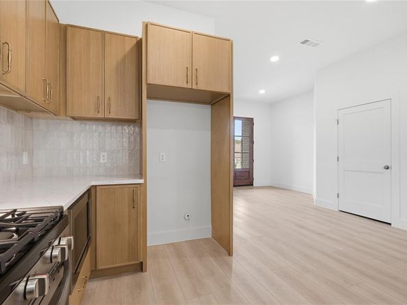 2622  Bainbridge Drive , Dallas Texas 75237