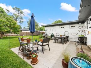 8852  Larchwood Drive , Dallas Texas 75238