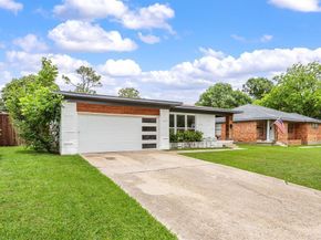 8852  Larchwood Drive , Dallas Texas 75238