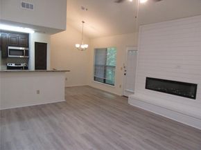 7522  Holly Hill Drive  18, Dallas Texas 75231