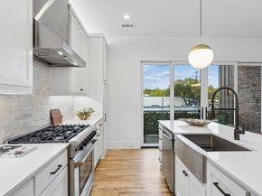1844  Mecca Street , Dallas Texas 75206