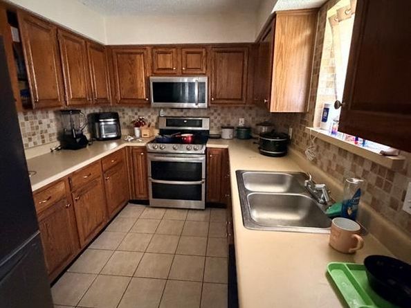 951  Brookside Drive , Cedar Hill Texas 75104