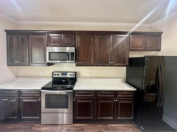 310 S Justin Avenue , Dallas Texas 75211