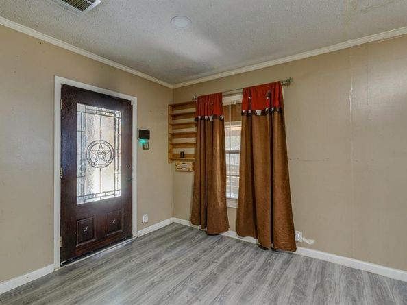 2802  Gooch Street , Dallas Texas 75241