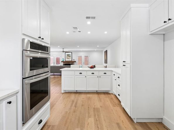2143  Kessler Court  38, Dallas Texas 75208