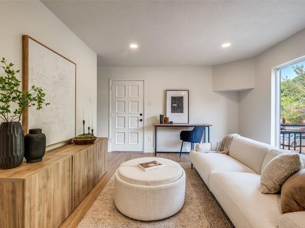 4020  Holland Avenue  211, Dallas Texas 75219