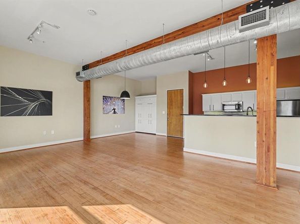 2502  Live Oak Street  338, Dallas Texas 75204