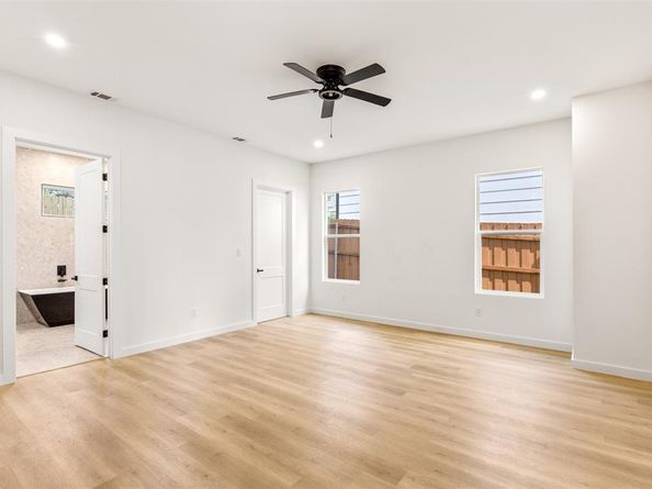 438  Bonnie View Road , Dallas Texas 75203