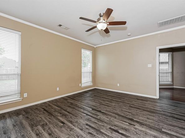 8421  Miramax Trail , Dallas Texas 75249