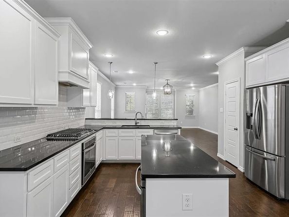 2609  Mccart Avenue , Fort Worth Texas 76110