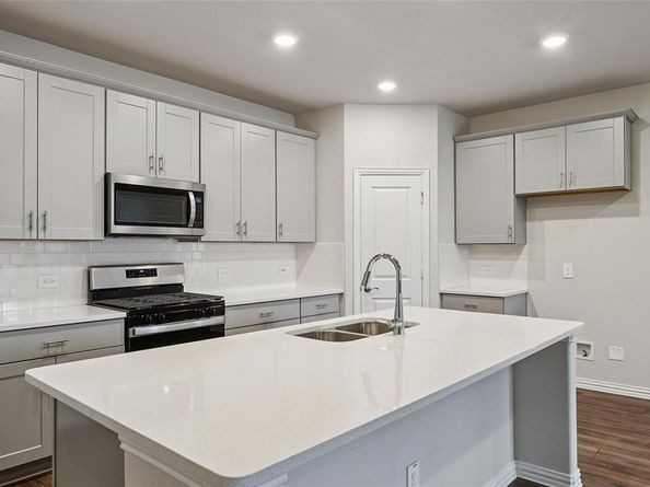 2669  Kings Canyon Mews , Corinth Texas 76210