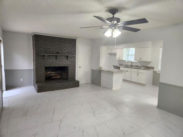 1838  Oak Hill Circle , Dallas Texas 75217