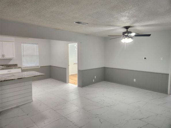 1838  Oak Hill Circle , Dallas Texas 75217