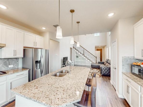 9828  Michael Irvin Street , Irving Texas 75063