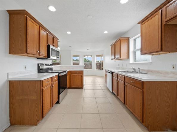 633  Madeline Court , Azle Texas 76020