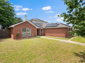 633  Madeline Court , Azle Texas 76020