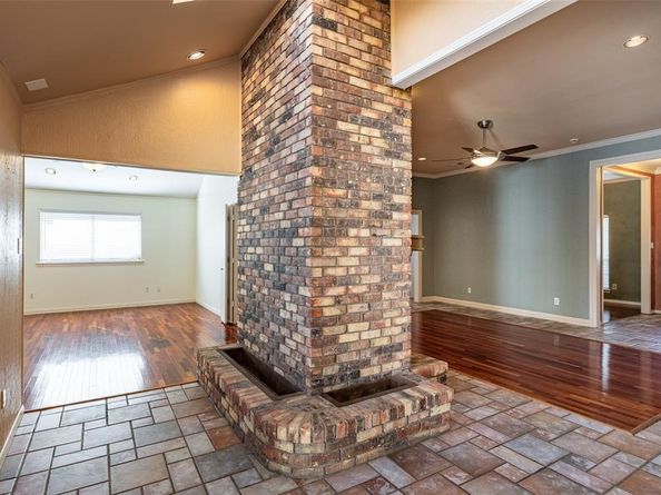 6604  Gretchen Lane , Dallas Texas 75252